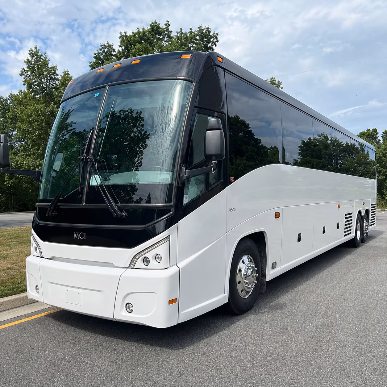 Wilmington Airport Shuttle & Transportation party bus exterior