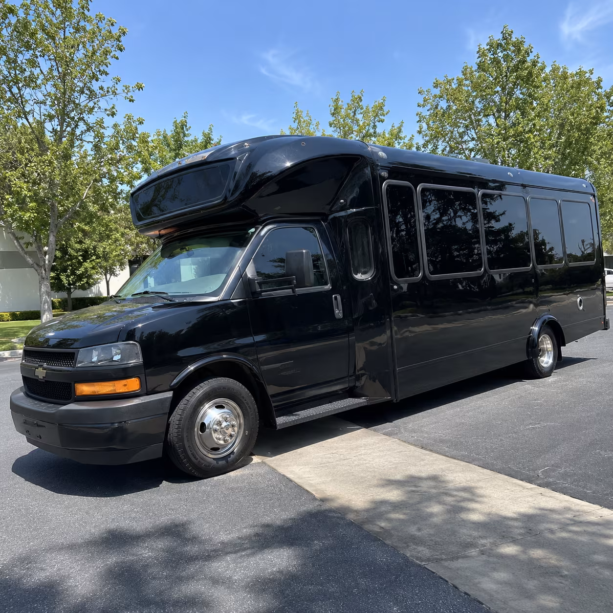 Wilmington Birthday, Sweet 16, & Quinceañera Transportation party bus exterior